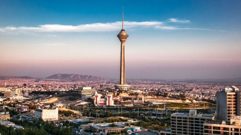 سعادت آباد یکی از محله های غرب تهران